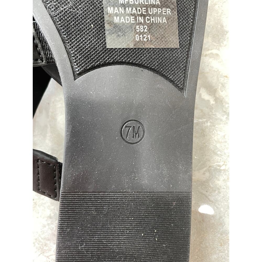 Marc Fisher Burlina Studded Flip Flops Sandals Womens 7 Black Faux Leather Flats - Picture 8 of 9